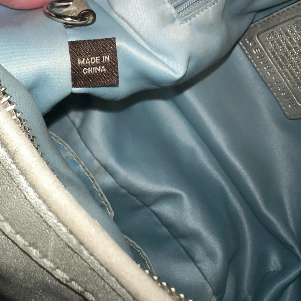 Coach •  Vintage Gold Shoulder Hobo Ergo Pleated Purse • Leather Bag - Picture 6 of 11